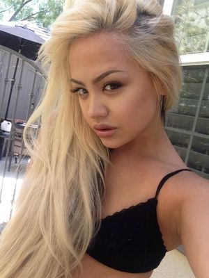 blonde teen selfie
