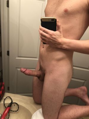 male nude selfie