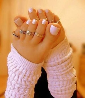 white girls pretty feet